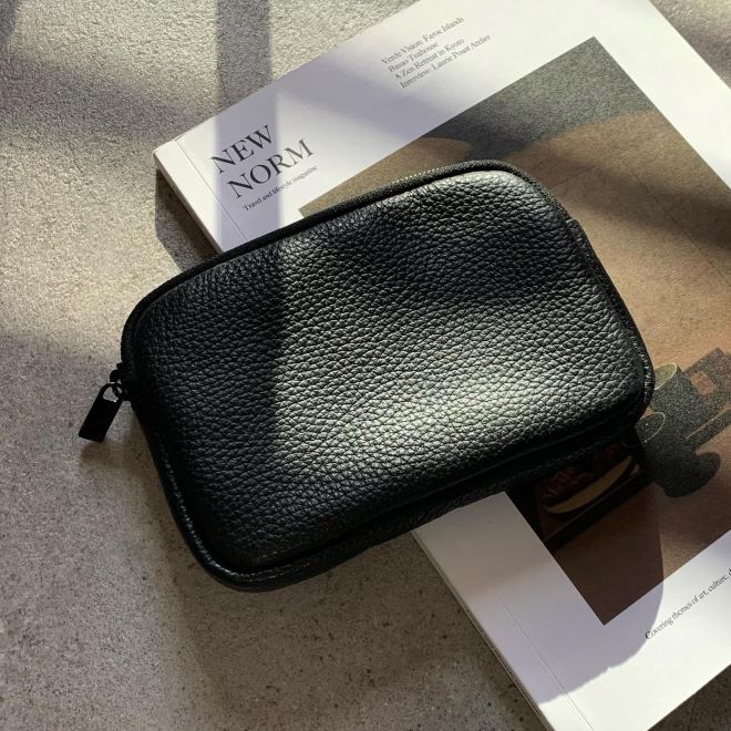 Taglich たぐりっひ タグリッヒ タグリッヒ- 革小物オンラインストア マルチポーチ アドリア ブラック