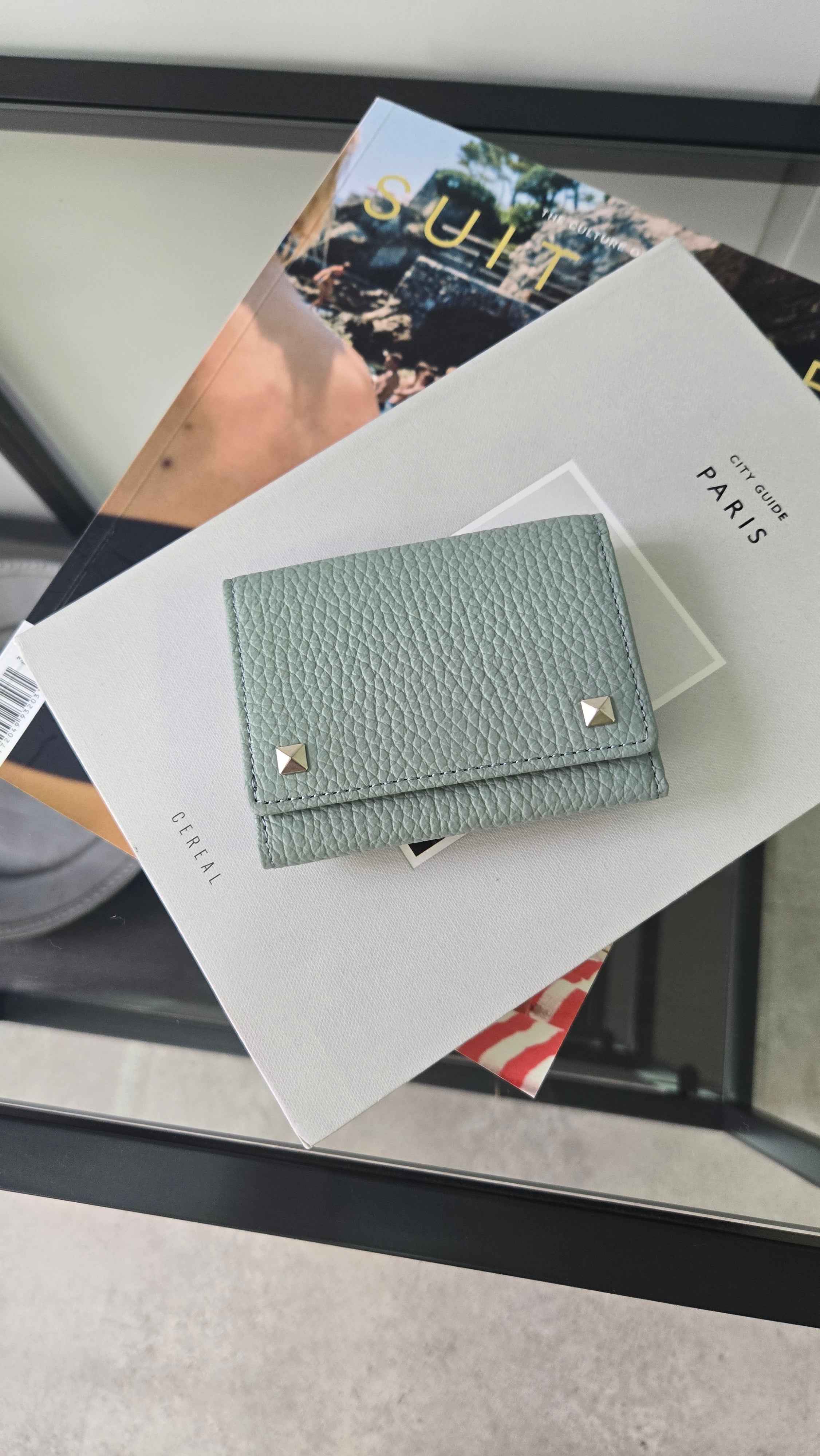 Taglich たぐりっひ タグリッヒ タグリッヒ - 革小物オンラインストア 極小三つ折り財布 +1ポケット アドリア ピスタチオ【ベーシックタイプ】