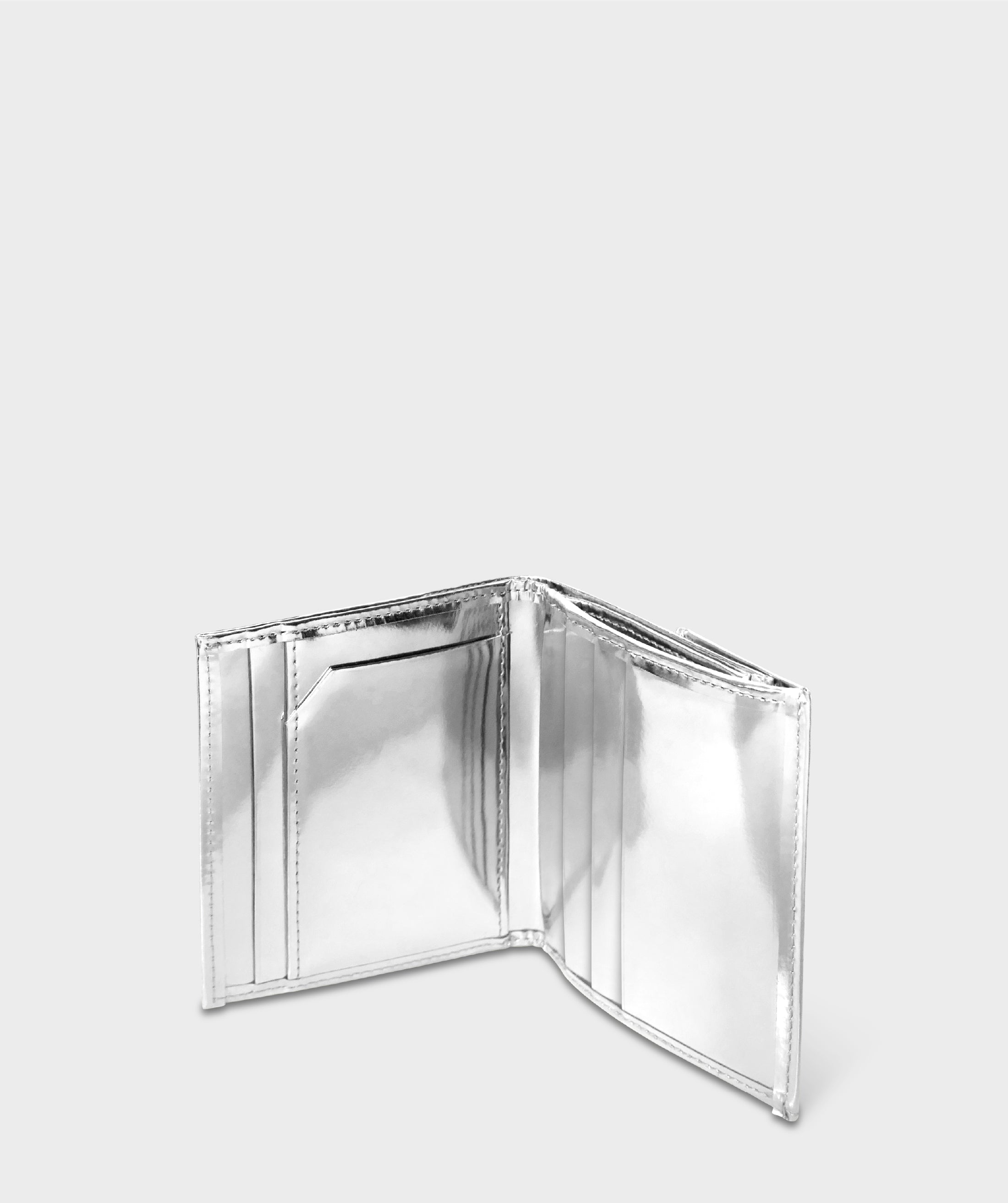 Taglich たぐりっひ タグリッヒ タグリッヒ- 革小物オンラインストア マジックポケット二つ折り財布 ステン シルバー