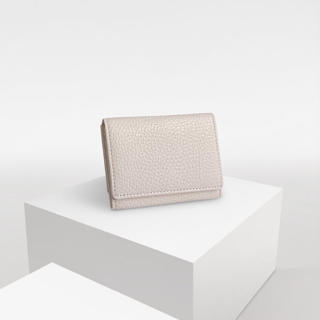 Taglich たぐりっひ タグリッヒ タグリッヒ- 革小物オンラインストア 極小三つ折り財布 アドリア クレーム