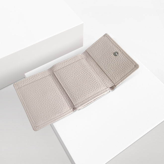 Taglich たぐりっひ タグリッヒ タグリッヒ- 革小物オンラインストア 極小三つ折り財布 アドリア クレーム