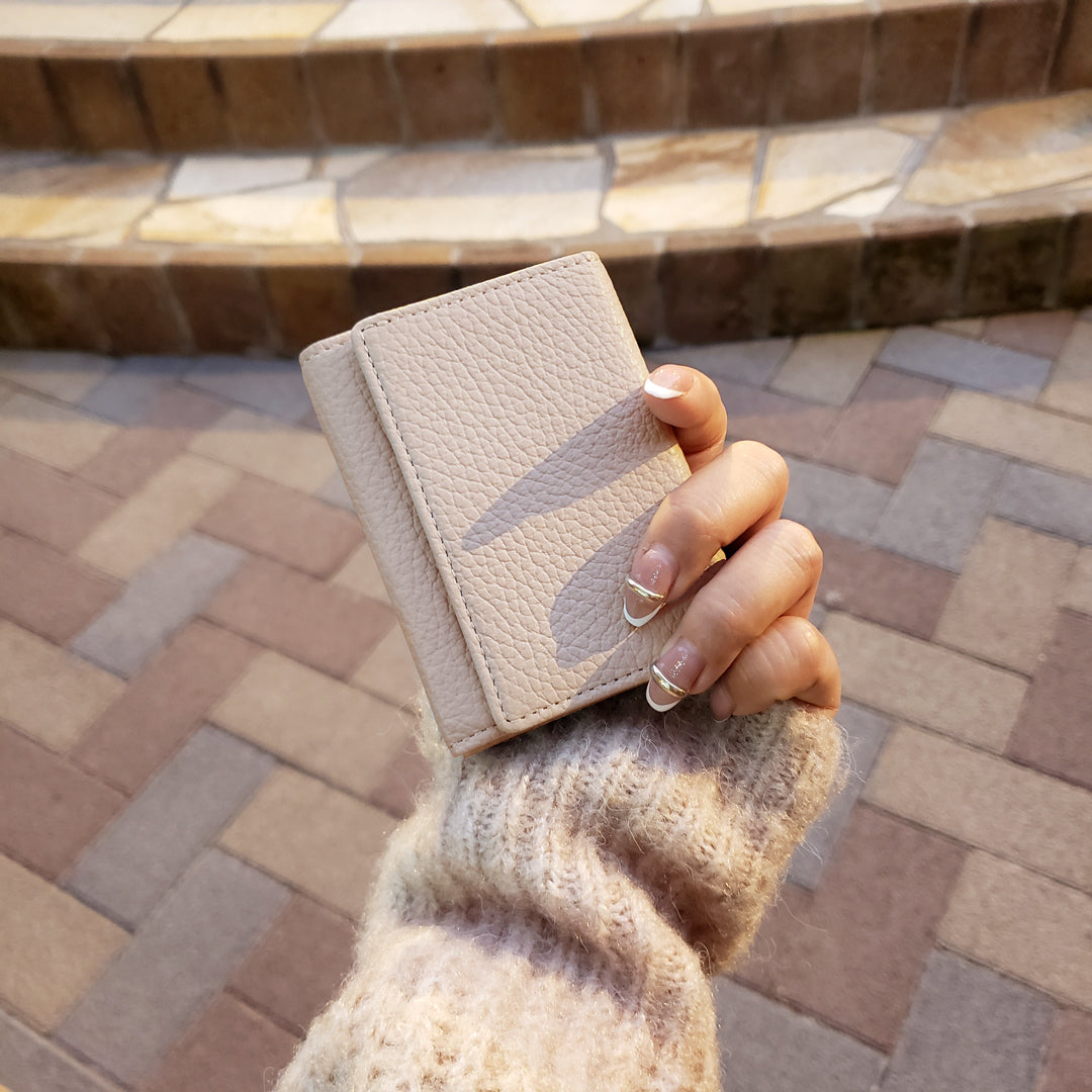 Taglich たぐりっひ タグリッヒ タグリッヒ- 革小物オンラインストア 極小三つ折り財布 アドリア クレーム