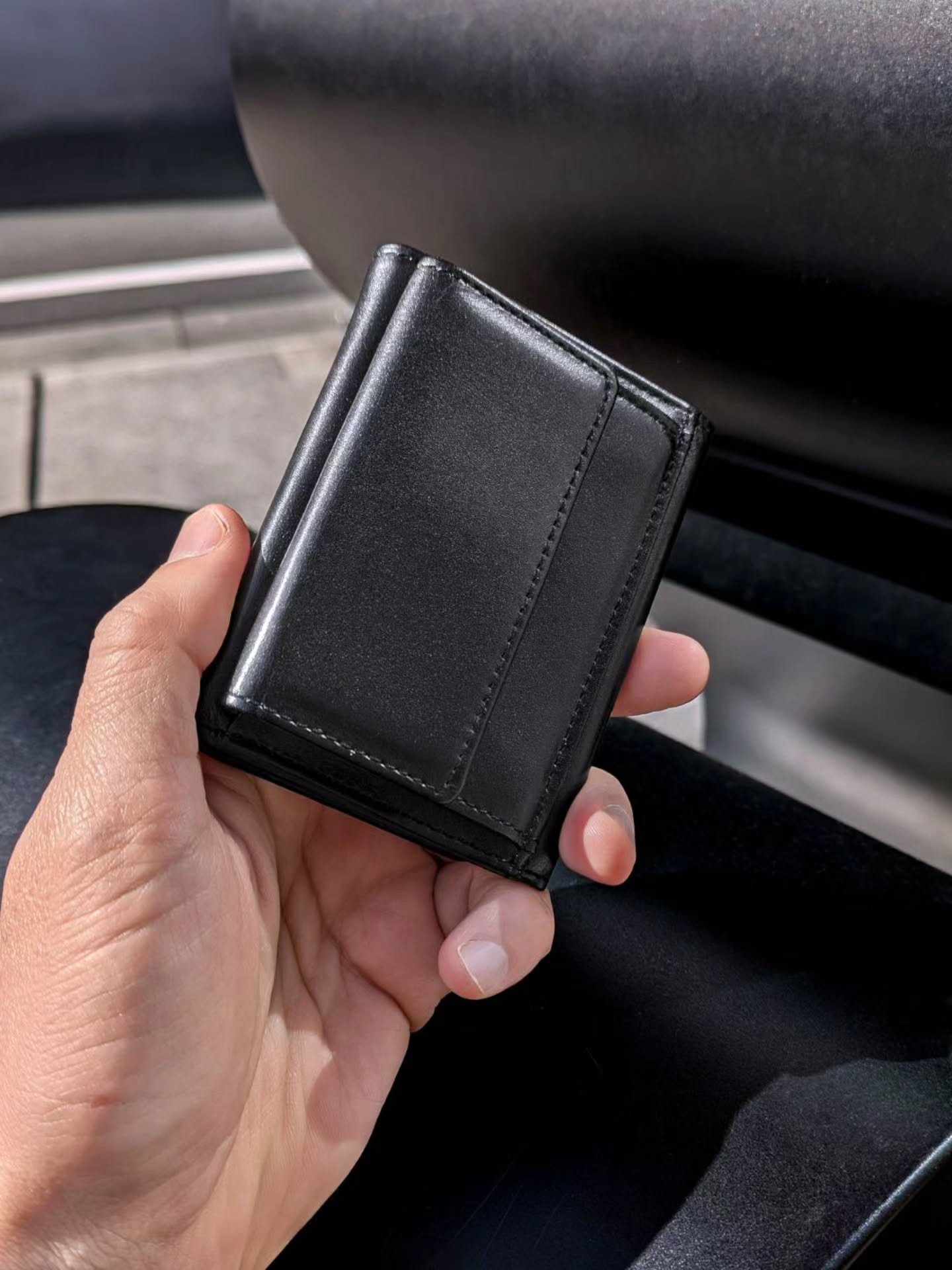 Taglich たぐりっひ タグリッヒ TAGLICH - 革小物オンラインストア 極小三つ折り財布 +１ポケット アドリア ブラック【ベーシックタイプ】